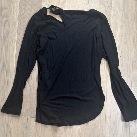 Alo Yoga Ribbed Peak Black Cutout Long Sleeve Top size L - Picture 4 of 6